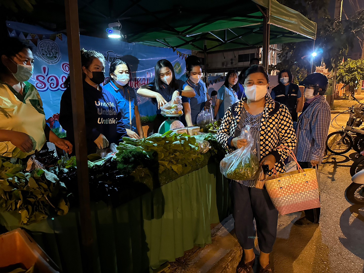 title - ส.ป.ก.สุโขทัย ร่วมใจส่งสุขปีใหม่ มอบให้ประชาชน